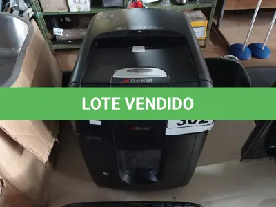 LOTE 302 - 01 FRAGMENTADORA DE PAPEL MARCA REXEL. (NO ESTADO) ATENÇÃO! FAZER A VISITAÇÃO ANTES DE ARREMATAR, NÃO SABEMOS SE FUNCIONA. LEILÃO NÃO TEM GARANTIA E NEM DEVOLUÇÃO, SUJEITO A POSSÍVEIS AVARIAS VISÍVEIS/OCULTAS E/OU AUSÊNCIA DE COMPONENTES.