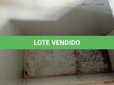 LOTE 265 - 01 FREEZER HORIZONTAL 02 TAMPAS 220V. (NO ESTADO) ATENÇÃO! FAZER A VISITAÇÃO ANTES DE ARREMATAR, NÃO SABEMOS SE FUNCIONA. LEILÃO NÃO TEM GARANTIA E NEM DEVOLUÇÃO, SUJEITO A POSSÍVEIS AVARIAS VISÍVEIS/OCULTAS E/OU AUSÊNCIA DE COMPONENTES.