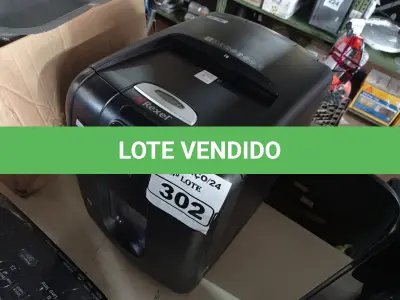 LOTE 302 - 01 FRAGMENTADORA DE PAPEL MARCA REXEL. (NO ESTADO) ATENÇÃO! FAZER A VISITAÇÃO ANTES DE ARREMATAR, NÃO SABEMOS SE FUNCIONA. LEILÃO NÃO TEM GARANTIA E NEM DEVOLUÇÃO, SUJEITO A POSSÍVEIS AVARIAS VISÍVEIS/OCULTAS E/OU AUSÊNCIA DE COMPONENTES.