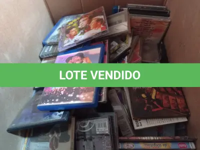 LOTE 452 - 01 LOTE COM DIVERSOS CDS. (NO ESTADO) ATENÇÃO! FAZER A VISITAÇÃO ANTES DE ARREMATAR, NÃO SABEMOS SE FUNCIONA. LEILÃO NÃO TEM GARANTIA E NEM DEVOLUÇÃO, SUJEITO A POSSÍVEIS AVARIAS VISÍVEIS/OCULTAS E/OU AUSÊNCIA DE COMPONENTES.