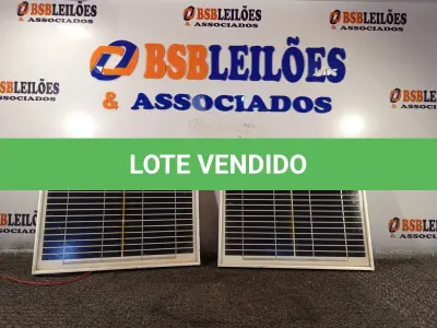 LOTE 209 - 02 PAINÉIS SOLARES 18V 10W. (NO ESTADO) ATENÇÃO! FAZER A VISITAÇÃO ANTES DE ARREMATAR, NÃO SABEMOS SE FUNCIONA. LEILÃO NÃO TEM GARANTIA E NEM DEVOLUÇÃO, SUJEITO A POSSÍVEIS AVARIAS VISÍVEIS/OCULTAS E/OU AUSÊNCIA DE COMPONENTES.