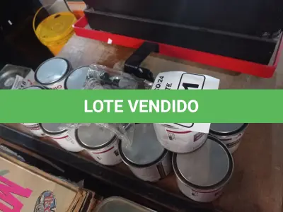 LOTE 331 - 12 LATAS DE COLA PLÁSTICA ANJO. (NO ESTADO) ATENÇÃO! FAZER A VISITAÇÃO ANTES DE ARREMATAR, NÃO SABEMOS SE FUNCIONA. LEILÃO NÃO TEM GARANTIA E NEM DEVOLUÇÃO, SUJEITO A POSSÍVEIS AVARIAS VISÍVEIS/OCULTAS E/OU AUSÊNCIA DE COMPONENTES.