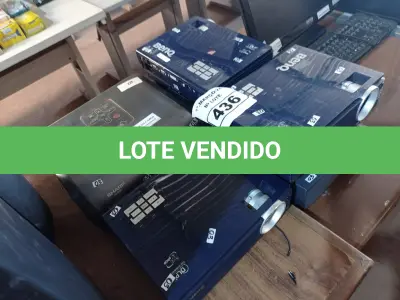 LOTE 436 - 06 PROJETORES MULTIMIDIA MARCAS E MODELOS DIVERSOS. (NO ESTADO) ATENÇÃO! FAZER A VISITAÇÃO ANTES DE ARREMATAR, NÃO SABEMOS SE FUNCIONA. LEILÃO NÃO TEM GARANTIA E NEM DEVOLUÇÃO, SUJEITO A POSSÍVEIS AVARIAS VISÍVEIS/OCULTAS E/OU AUSÊNCIA DE COMPONENTES.
