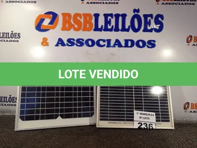 LOTE 236 - 02 PAINÉIS SOLARES 18V 10W. (NO ESTADO) ATENÇÃO! FAZER A VISITAÇÃO ANTES DE ARREMATAR, NÃO SABEMOS SE FUNCIONA. LEILÃO NÃO TEM GARANTIA E NEM DEVOLUÇÃO, SUJEITO A POSSÍVEIS AVARIAS VISÍVEIS/OCULTAS E/OU AUSÊNCIA DE COMPONENTES.