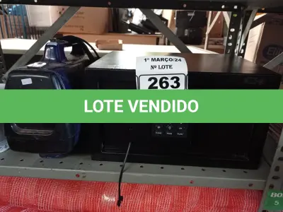 LOTE 263 - 01 COFRE E 01 ASPIRADOR DE PÓ INCOMPLETO. (NO ESTADO) ATENÇÃO! FAZER A VISITAÇÃO ANTES DE ARREMATAR, NÃO SABEMOS SE FUNCIONA. LEILÃO NÃO TEM GARANTIA E NEM DEVOLUÇÃO, SUJEITO A POSSÍVEIS AVARIAS VISÍVEIS/OCULTAS E/OU AUSÊNCIA DE COMPONENTES.