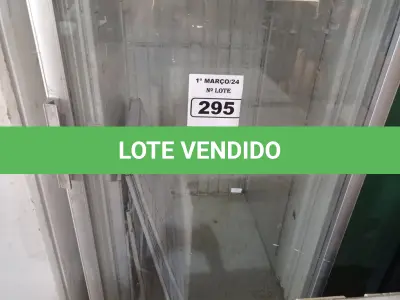 LOTE 295 - 01 CERVEJEIRA MARCA METALFRIO. (NO ESTADO) ATENÇÃO! FAZER A VISITAÇÃO ANTES DE ARREMATAR, NÃO SABEMOS SE FUNCIONA. LEILÃO NÃO TEM GARANTIA E NEM DEVOLUÇÃO, SUJEITO A POSSÍVEIS AVARIAS VISÍVEIS/OCULTAS E/OU AUSÊNCIA DE COMPONENTES.