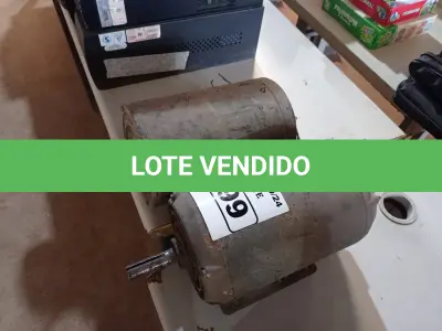 LOTE 499 - 02 MOTORES ELETRICOS. (NO ESTADO) ATENÇÃO! FAZER A VISITAÇÃO ANTES DE ARREMATAR, NÃO SABEMOS SE FUNCIONA. LEILÃO NÃO TEM GARANTIA E NEM DEVOLUÇÃO, SUJEITO A POSSÍVEIS AVARIAS VISÍVEIS/OCULTAS E/OU AUSÊNCIA DE COMPONENTES.