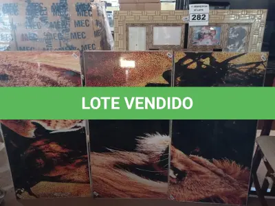 LOTE 282 - 03 QUADROS MOSAICO E 01 QUADRO PORTA RETRATO. (NO ESTADO) ATENÇÃO! FAZER A VISITAÇÃO ANTES DE ARREMATAR, NÃO SABEMOS SE FUNCIONA. LEILÃO NÃO TEM GARANTIA E NEM DEVOLUÇÃO, SUJEITO A POSSÍVEIS AVARIAS VISÍVEIS/OCULTAS E/OU AUSÊNCIA DE COMPONENTES.
