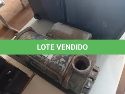 LOTE 397 - 01 MOTOR ELÉTRICOS E 01 BOMBA D’AGUA. (NO ESTADO) ATENÇÃO! FAZER A VISITAÇÃO ANTES DE ARREMATAR, NÃO SABEMOS SE FUNCIONA. LEILÃO NÃO TEM GARANTIA E NEM DEVOLUÇÃO, SUJEITO A POSSÍVEIS AVARIAS VISÍVEIS/OCULTAS E/OU AUSÊNCIA DE COMPONENTES.