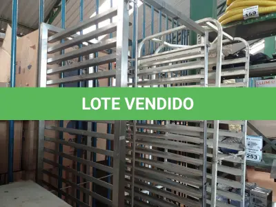 LOTE 271 - 02 CARRINHOS PORTAS BANDEJAS SENDO 01 EM INOX. (NO ESTADO) ATENÇÃO! FAZER A VISITAÇÃO ANTES DE ARREMATAR, NÃO SABEMOS SE FUNCIONA. LEILÃO NÃO TEM GARANTIA E NEM DEVOLUÇÃO, SUJEITO A POSSÍVEIS AVARIAS VISÍVEIS/OCULTAS E/OU AUSÊNCIA DE COMPONENTES.