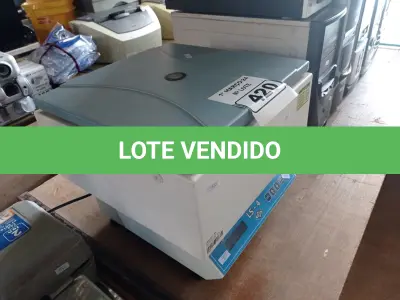 LOTE 420 - 01 CENTRIFUGA PARA LABORATÓRIO. (NO ESTADO) ATENÇÃO! FAZER A VISITAÇÃO ANTES DE ARREMATAR, NÃO SABEMOS SE FUNCIONA. LEILÃO NÃO TEM GARANTIA E NEM DEVOLUÇÃO, SUJEITO A POSSÍVEIS AVARIAS VISÍVEIS/OCULTAS E/OU AUSÊNCIA DE COMPONENTES.