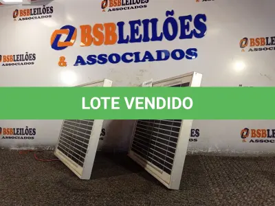 LOTE 209 - 02 PAINÉIS SOLARES 18V 10W. (NO ESTADO) ATENÇÃO! FAZER A VISITAÇÃO ANTES DE ARREMATAR, NÃO SABEMOS SE FUNCIONA. LEILÃO NÃO TEM GARANTIA E NEM DEVOLUÇÃO, SUJEITO A POSSÍVEIS AVARIAS VISÍVEIS/OCULTAS E/OU AUSÊNCIA DE COMPONENTES.