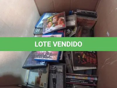 LOTE 452 - 01 LOTE COM DIVERSOS CDS. (NO ESTADO) ATENÇÃO! FAZER A VISITAÇÃO ANTES DE ARREMATAR, NÃO SABEMOS SE FUNCIONA. LEILÃO NÃO TEM GARANTIA E NEM DEVOLUÇÃO, SUJEITO A POSSÍVEIS AVARIAS VISÍVEIS/OCULTAS E/OU AUSÊNCIA DE COMPONENTES.