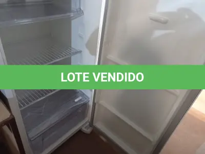 LOTE 292 - 01 GELADEIRA FROST FREE MARCA ELECTROLUX 220V. (NO ESTADO) ATENÇÃO! FAZER A VISITAÇÃO ANTES DE ARREMATAR, NÃO SABEMOS SE FUNCIONA. LEILÃO NÃO TEM GARANTIA E NEM DEVOLUÇÃO, SUJEITO A POSSÍVEIS AVARIAS VISÍVEIS/OCULTAS E/OU AUSÊNCIA DE COMPONENTES.