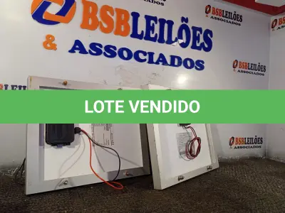 LOTE 379 - 02 PAINÉIS SOLARES 18V 10W. (NO ESTADO) ATENÇÃO! FAZER A VISITAÇÃO ANTES DE ARREMATAR, NÃO SABEMOS SE FUNCIONA. LEILÃO NÃO TEM GARANTIA E NEM DEVOLUÇÃO, SUJEITO A POSSÍVEIS AVARIAS VISÍVEIS/OCULTAS E/OU AUSÊNCIA DE COMPONENTES.