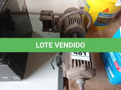 LOTE 481 - 02 MOTORES ELÉTRICOS. (NO ESTADO) ATENÇÃO! FAZER A VISITAÇÃO ANTES DE ARREMATAR, NÃO SABEMOS SE FUNCIONA. LEILÃO NÃO TEM GARANTIA E NEM DEVOLUÇÃO, SUJEITO A POSSÍVEIS AVARIAS VISÍVEIS/OCULTAS E/OU AUSÊNCIA DE COMPONENTES.
