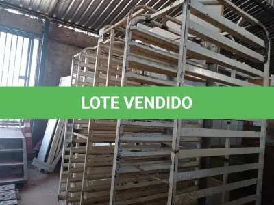 LOTE 508 - 04 CARRINHOS PARA TRANSPORTE DE BANDEJAS. (NO ESTADO) ATENÇÃO! FAZER A VISITAÇÃO ANTES DE ARREMATAR, NÃO SABEMOS SE FUNCIONA. LEILÃO NÃO TEM GARANTIA E NEM DEVOLUÇÃO, SUJEITO A POSSÍVEIS AVARIAS VISÍVEIS/OCULTAS E/OU AUSÊNCIA DE COMPONENTES.