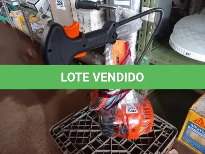LOTE 219 - 01 ROÇADEIRA A GASOLINA MARCA STIHL MODELO FS-290 POTÊNCIA 2,7CV 62 CILINDRADAS (NOVA). (NO ESTADO) ATENÇÃO! FAZER A VISITAÇÃO ANTES DE ARREMATAR, NÃO SABEMOS SE FUNCIONA. LEILÃO NÃO TEM GARANTIA E NEM DEVOLUÇÃO, SUJEITO A POSSÍVEIS AVARIAS VISÍVEIS/OCULTAS E/OU AUSÊNCIA DE COMPONENTES.