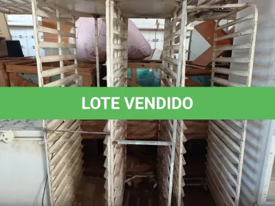 LOTE 517 - 04 CARRINHOS PARA TRANSPORTE DE BANDEJAS. (NO ESTADO) ATENÇÃO! FAZER A VISITAÇÃO ANTES DE ARREMATAR, NÃO SABEMOS SE FUNCIONA. LEILÃO NÃO TEM GARANTIA E NEM DEVOLUÇÃO, SUJEITO A POSSÍVEIS AVARIAS VISÍVEIS/OCULTAS E/OU AUSÊNCIA DE COMPONENTES.