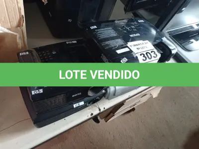 LOTE 303 - 05 PROJETORES MULTIMIDIA MARCAS E MODELOS DIVERSOS. (NO ESTADO) ATENÇÃO! FAZER A VISITAÇÃO ANTES DE ARREMATAR, NÃO SABEMOS SE FUNCIONA. LEILÃO NÃO TEM GARANTIA E NEM DEVOLUÇÃO, SUJEITO A POSSÍVEIS AVARIAS VISÍVEIS/OCULTAS E/OU AUSÊNCIA DE COMPONENTES.