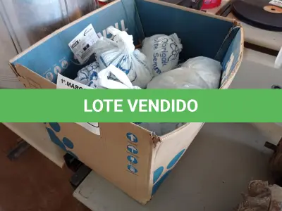 LOTE 496 - 01 CAIXA COM FIBRA DE VIDRO. (NO ESTADO) ATENÇÃO! FAZER A VISITAÇÃO ANTES DE ARREMATAR, NÃO SABEMOS SE FUNCIONA. LEILÃO NÃO TEM GARANTIA E NEM DEVOLUÇÃO, SUJEITO A POSSÍVEIS AVARIAS VISÍVEIS/OCULTAS E/OU AUSÊNCIA DE COMPONENTES.