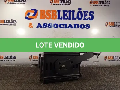 LOTE 202 - 01 LUMINÁRIA PARA ESTÚDIO LINE PRO. (NO ESTADO) ATENÇÃO! FAZER A VISITAÇÃO ANTES DE ARREMATAR, NÃO SABEMOS SE FUNCIONA. LEILÃO NÃO TEM GARANTIA E NEM DEVOLUÇÃO, SUJEITO A POSSÍVEIS AVARIAS VISÍVEIS/OCULTAS E/OU AUSÊNCIA DE COMPONENTES.