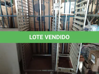 LOTE 271 - 02 CARRINHOS PORTAS BANDEJAS SENDO 01 EM INOX. (NO ESTADO) ATENÇÃO! FAZER A VISITAÇÃO ANTES DE ARREMATAR, NÃO SABEMOS SE FUNCIONA. LEILÃO NÃO TEM GARANTIA E NEM DEVOLUÇÃO, SUJEITO A POSSÍVEIS AVARIAS VISÍVEIS/OCULTAS E/OU AUSÊNCIA DE COMPONENTES.