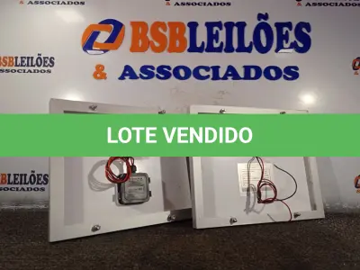 LOTE 236 - 02 PAINÉIS SOLARES 18V 10W. (NO ESTADO) ATENÇÃO! FAZER A VISITAÇÃO ANTES DE ARREMATAR, NÃO SABEMOS SE FUNCIONA. LEILÃO NÃO TEM GARANTIA E NEM DEVOLUÇÃO, SUJEITO A POSSÍVEIS AVARIAS VISÍVEIS/OCULTAS E/OU AUSÊNCIA DE COMPONENTES.