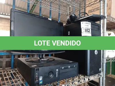 LOTE 382 - 02 CPU’S, 01 MONITOR, 01 TECLADO E 01 MOUSE. (NO ESTADO) ATENÇÃO! FAZER A VISITAÇÃO ANTES DE ARREMATAR, NÃO SABEMOS SE FUNCIONA. LEILÃO NÃO TEM GARANTIA E NEM DEVOLUÇÃO, SUJEITO A POSSÍVEIS AVARIAS VISÍVEIS/OCULTAS E/OU AUSÊNCIA DE COMPONENTES.