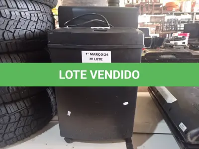 LOTE 390 - 02 FRAGMENTADORAS DE PAPEL. (NO ESTADO) ATENÇÃO! FAZER A VISITAÇÃO ANTES DE ARREMATAR, NÃO SABEMOS SE FUNCIONA. LEILÃO NÃO TEM GARANTIA E NEM DEVOLUÇÃO, SUJEITO A POSSÍVEIS AVARIAS VISÍVEIS/OCULTAS E/OU AUSÊNCIA DE COMPONENTES.