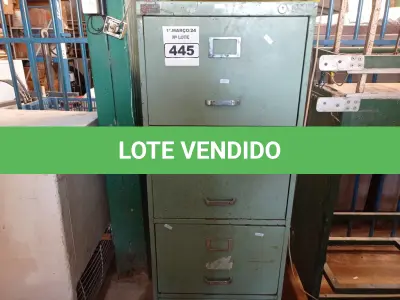 LOTE 445 - 01 ARMÁRIO DE AÇO COM 04 GAVETAS. (NO ESTADO) ATENÇÃO! FAZER A VISITAÇÃO ANTES DE ARREMATAR, NÃO SABEMOS SE FUNCIONA. LEILÃO NÃO TEM GARANTIA E NEM DEVOLUÇÃO, SUJEITO A POSSÍVEIS AVARIAS VISÍVEIS/OCULTAS E/OU AUSÊNCIA DE COMPONENTES.