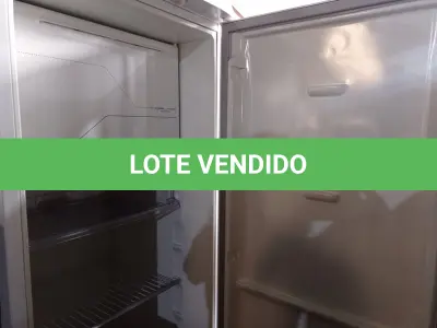 LOTE 292 - 01 GELADEIRA FROST FREE MARCA ELECTROLUX 220V. (NO ESTADO) ATENÇÃO! FAZER A VISITAÇÃO ANTES DE ARREMATAR, NÃO SABEMOS SE FUNCIONA. LEILÃO NÃO TEM GARANTIA E NEM DEVOLUÇÃO, SUJEITO A POSSÍVEIS AVARIAS VISÍVEIS/OCULTAS E/OU AUSÊNCIA DE COMPONENTES.