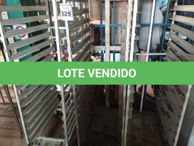 LOTE 325 - 03 CARRINHOS PARA TRANSPORTE DE BANDEJAS. (NO ESTADO) ATENÇÃO! FAZER A VISITAÇÃO ANTES DE ARREMATAR, NÃO SABEMOS SE FUNCIONA. LEILÃO NÃO TEM GARANTIA E NEM DEVOLUÇÃO, SUJEITO A POSSÍVEIS AVARIAS VISÍVEIS/OCULTAS E/OU AUSÊNCIA DE COMPONENTES.