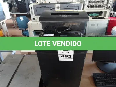 LOTE 492 - 02 FRAGMENTADORAS DE PAPEL. (NO ESTADO) ATENÇÃO! FAZER A VISITAÇÃO ANTES DE ARREMATAR, NÃO SABEMOS SE FUNCIONA. LEILÃO NÃO TEM GARANTIA E NEM DEVOLUÇÃO, SUJEITO A POSSÍVEIS AVARIAS VISÍVEIS/OCULTAS E/OU AUSÊNCIA DE COMPONENTES.