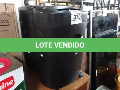 LOTE 320 - 02 FRAGMENTADORAS DE PAPEL. (NO ESTADO) ATENÇÃO! FAZER A VISITAÇÃO ANTES DE ARREMATAR, NÃO SABEMOS SE FUNCIONA. LEILÃO NÃO TEM GARANTIA E NEM DEVOLUÇÃO, SUJEITO A POSSÍVEIS AVARIAS VISÍVEIS/OCULTAS E/OU AUSÊNCIA DE COMPONENTES.