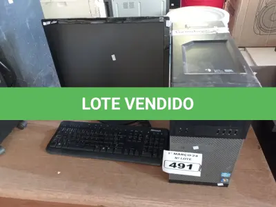 LOTE 491 - 01 CPU 01 MONITOR E 01 TECLADO. (NO ESTADO) ATENÇÃO! FAZER A VISITAÇÃO ANTES DE ARREMATAR, NÃO SABEMOS SE FUNCIONA. LEILÃO NÃO TEM GARANTIA E NEM DEVOLUÇÃO, SUJEITO A POSSÍVEIS AVARIAS VISÍVEIS/OCULTAS E/OU AUSÊNCIA DE COMPONENTES.