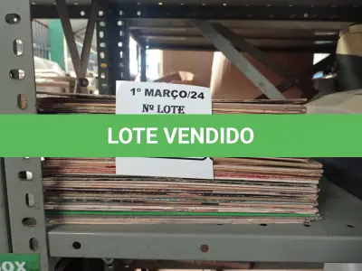 LOTE 257 - 01 LOTE COM VÁRIOS DISCOS DE VINIL. (NO ESTADO) ATENÇÃO! FAZER A VISITAÇÃO ANTES DE ARREMATAR, NÃO SABEMOS SE FUNCIONA. LEILÃO NÃO TEM GARANTIA E NEM DEVOLUÇÃO, SUJEITO A POSSÍVEIS AVARIAS VISÍVEIS/OCULTAS E/OU AUSÊNCIA DE COMPONENTES.