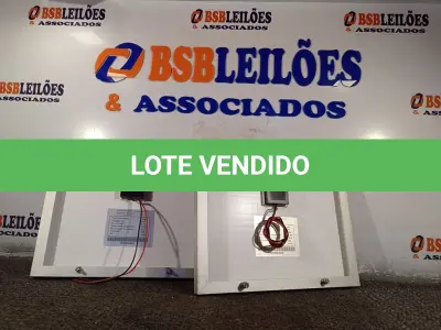 LOTE 209 - 02 PAINÉIS SOLARES 18V 10W. (NO ESTADO) ATENÇÃO! FAZER A VISITAÇÃO ANTES DE ARREMATAR, NÃO SABEMOS SE FUNCIONA. LEILÃO NÃO TEM GARANTIA E NEM DEVOLUÇÃO, SUJEITO A POSSÍVEIS AVARIAS VISÍVEIS/OCULTAS E/OU AUSÊNCIA DE COMPONENTES.