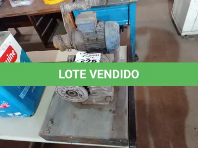 LOTE 528 - 01 MOTOR VIBRADOR DE CONCRETO E 01 SUCATA DE MOTOR. (NO ESTADO) ATENÇÃO! FAZER A VISITAÇÃO ANTES DE ARREMATAR, NÃO SABEMOS SE FUNCIONA. LEILÃO NÃO TEM GARANTIA E NEM DEVOLUÇÃO, SUJEITO A POSSÍVEIS AVARIAS VISÍVEIS/OCULTAS E/OU AUSÊNCIA DE COMPONENTES.