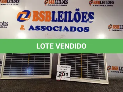 LOTE 201 - 02 PAINÉIS SOLARES 18V 10W. (NO ESTADO) ATENÇÃO! FAZER A VISITAÇÃO ANTES DE ARREMATAR, NÃO SABEMOS SE FUNCIONA. LEILÃO NÃO TEM GARANTIA E NEM DEVOLUÇÃO, SUJEITO A POSSÍVEIS AVARIAS VISÍVEIS/OCULTAS E/OU AUSÊNCIA DE COMPONENTES.