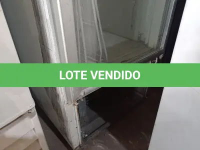 LOTE 295 - 01 CERVEJEIRA MARCA METALFRIO. (NO ESTADO) ATENÇÃO! FAZER A VISITAÇÃO ANTES DE ARREMATAR, NÃO SABEMOS SE FUNCIONA. LEILÃO NÃO TEM GARANTIA E NEM DEVOLUÇÃO, SUJEITO A POSSÍVEIS AVARIAS VISÍVEIS/OCULTAS E/OU AUSÊNCIA DE COMPONENTES.
