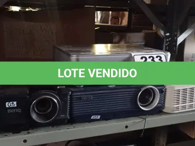 LOTE 233 - 04 PROJETORES MULTIMIDIA MARCAS E MODELOS DIVERSOS PARA RETIRADA DE PEÇAS. (NO ESTADO) ATENÇÃO! FAZER A VISITAÇÃO ANTES DE ARREMATAR, NÃO SABEMOS SE FUNCIONA. LEILÃO NÃO TEM GARANTIA E NEM DEVOLUÇÃO, SUJEITO A POSSÍVEIS AVARIAS VISÍVEIS/OCULTAS E/OU AUSÊNCIA DE COMPONENTES.