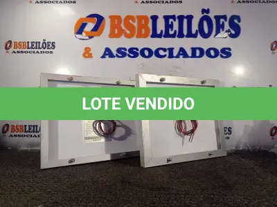 LOTE 406 - 02 PAINÉIS SOLARES 18V 10W. (NO ESTADO) ATENÇÃO! FAZER A VISITAÇÃO ANTES DE ARREMATAR, NÃO SABEMOS SE FUNCIONA. LEILÃO NÃO TEM GARANTIA E NEM DEVOLUÇÃO, SUJEITO A POSSÍVEIS AVARIAS VISÍVEIS/OCULTAS E/OU AUSÊNCIA DE COMPONENTES.