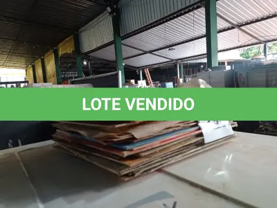 LOTE 293 - 01 LOTE COM VÁRIOS DISCOS DE VINIL. (NO ESTADO) ATENÇÃO! FAZER A VISITAÇÃO ANTES DE ARREMATAR, NÃO SABEMOS SE FUNCIONA. LEILÃO NÃO TEM GARANTIA E NEM DEVOLUÇÃO, SUJEITO A POSSÍVEIS AVARIAS VISÍVEIS/OCULTAS E/OU AUSÊNCIA DE COMPONENTES.