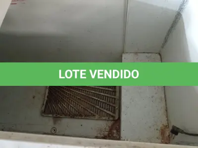 LOTE 235 - 01 FREEZER HORIZONTAL 02 TAMPAS 220V. (NO ESTADO) ATENÇÃO! FAZER A VISITAÇÃO ANTES DE ARREMATAR, NÃO SABEMOS SE FUNCIONA. LEILÃO NÃO TEM GARANTIA E NEM DEVOLUÇÃO, SUJEITO A POSSÍVEIS AVARIAS VISÍVEIS/OCULTAS E/OU AUSÊNCIA DE COMPONENTES.