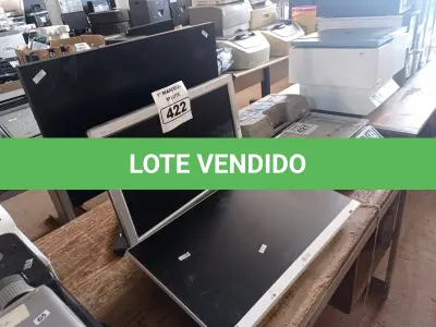 LOTE 422 - 03 MONITORES MARCAS E MODELOS DIVERSOS PARA RETIRADA DE PEÇAS. (NO ESTADO) ATENÇÃO! FAZER A VISITAÇÃO ANTES DE ARREMATAR, NÃO SABEMOS SE FUNCIONA. LEILÃO NÃO TEM GARANTIA E NEM DEVOLUÇÃO, SUJEITO A POSSÍVEIS AVARIAS VISÍVEIS/OCULTAS E/OU AUSÊNCIA DE COMPONENTES.