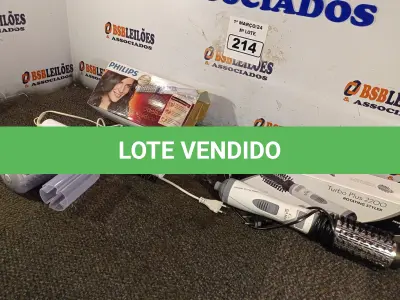 LOTE 214 - 02 ESCOVAS ROTATIVAS SENDO 01 MARCA PHILIPS E 01 GAMA ITALY. (NO ESTADO) ATENÇÃO! FAZER A VISITAÇÃO ANTES DE ARREMATAR, NÃO SABEMOS SE FUNCIONA. LEILÃO NÃO TEM GARANTIA E NEM DEVOLUÇÃO, SUJEITO A POSSÍVEIS AVARIAS VISÍVEIS/OCULTAS E/OU AUSÊNCIA DE COMPONENTES.