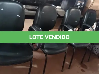 LOTE 287 - 04 CADEIRAS DE ESCRITÓRIO COM BASES FIXAS. (NO ESTADO) ATENÇÃO! FAZER A VISITAÇÃO ANTES DE ARREMATAR, NÃO SABEMOS SE FUNCIONA. LEILÃO NÃO TEM GARANTIA E NEM DEVOLUÇÃO, SUJEITO A POSSÍVEIS AVARIAS VISÍVEIS/OCULTAS E/OU AUSÊNCIA DE COMPONENTES.