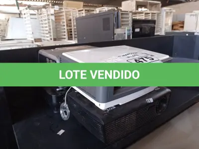 LOTE 475 - 04 PROJETORES MULTIMÍDIA PARA RETIRADA DE PEÇAS. (NO ESTADO) ATENÇÃO! FAZER A VISITAÇÃO ANTES DE ARREMATAR, NÃO SABEMOS SE FUNCIONA. LEILÃO NÃO TEM GARANTIA E NEM DEVOLUÇÃO, SUJEITO A POSSÍVEIS AVARIAS VISÍVEIS/OCULTAS E/OU AUSÊNCIA DE COMPONENTES.