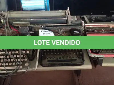 LOTE 149 - 03 MÁQUINAS DE ESCREVER. (NO ESTADO) ATENÇÃO! FAZER A VISITAÇÃO ANTES DE ARREMATAR, NÃO SABEMOS SE FUNCIONA. LEILÃO NÃO TEM GARANTIA E NEM DEVOLUÇÃO, SUJEITO A POSSÍVEIS AVARIAS VISÍVEIS/OCULTAS E/OU AUSÊNCIA DE COMPONENTES.